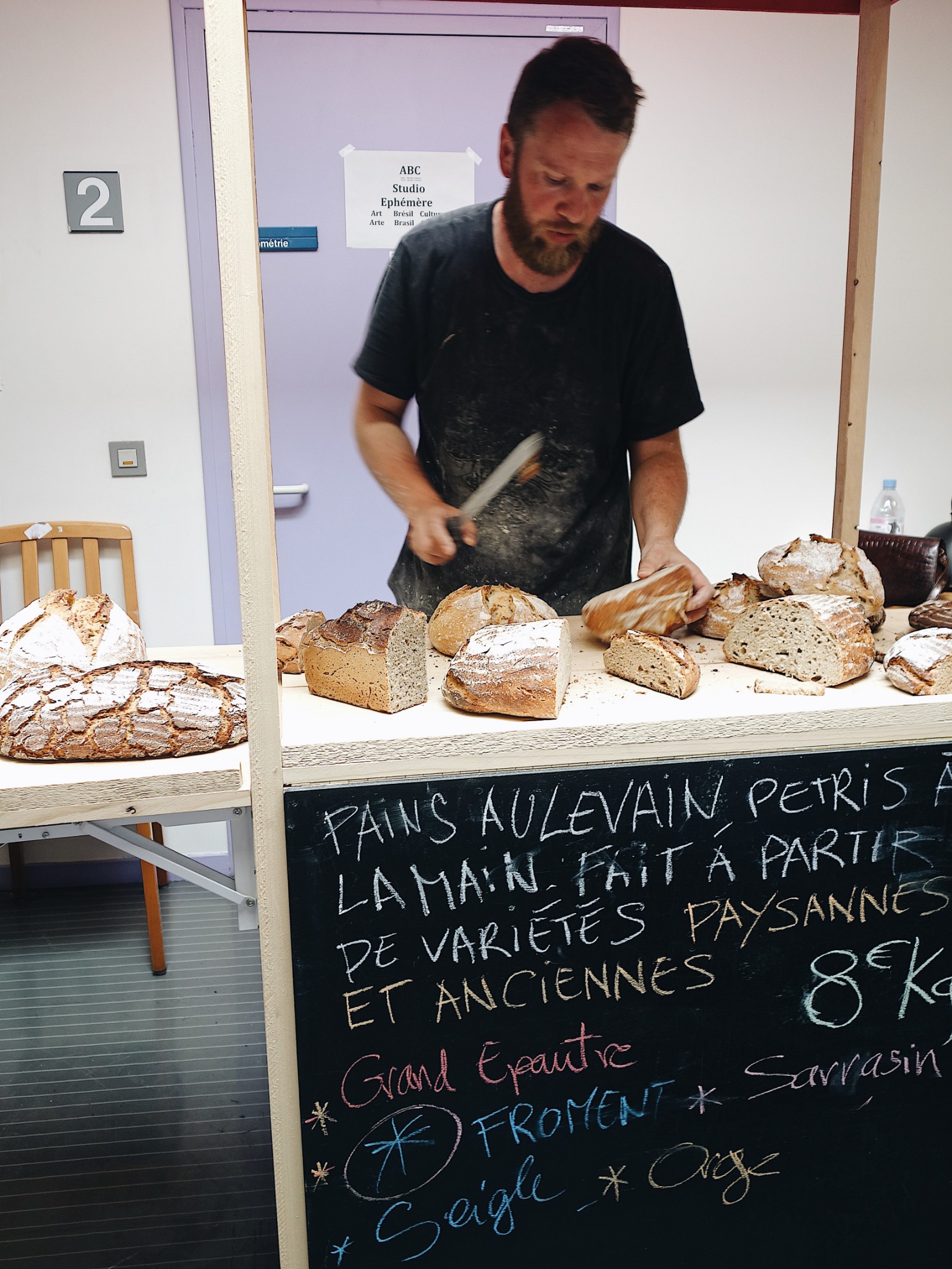 Le pain naturel de la Boulangerie Chardon aux Grands Voisins à Paris