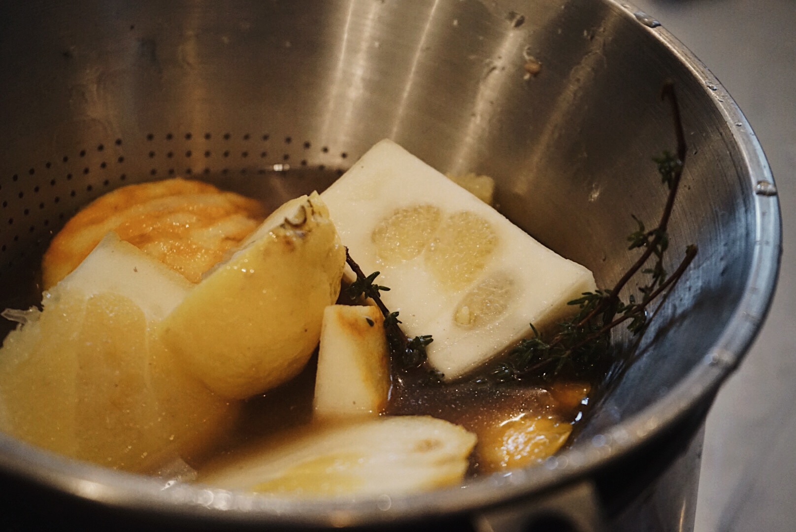 Pot-au-feu aux agrumes du restaurant Les Résistants